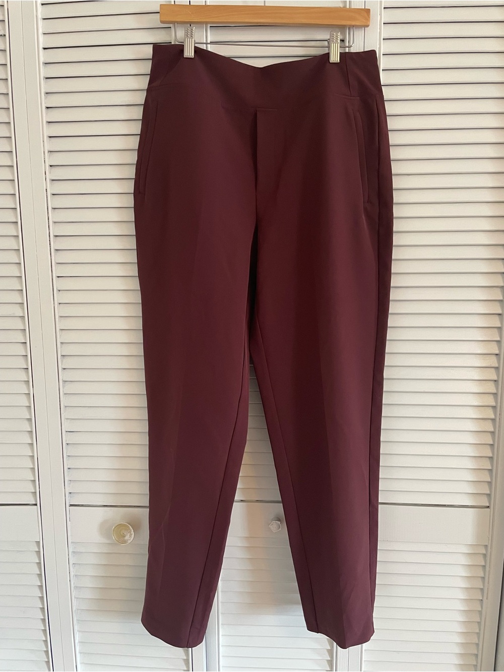 EUC Athleta Women’s Endless High Rise Pant, Burgundy Garnet, 12 Tall